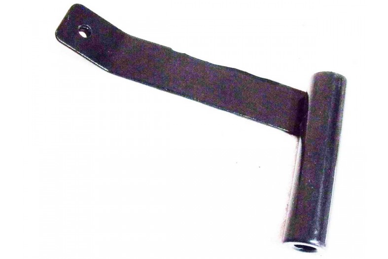 C500-8301040 | LU018185 Кронштейн крепл.щитка облицовки кузова лев., сталь